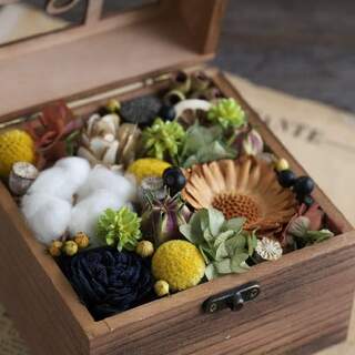 冬のテーブルにお花を添えて 気軽に楽しむアレンジフラワー