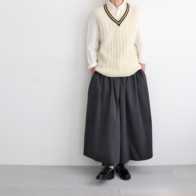 ニットベスト でほっこり冬コーデ おすすめの着こなし3パターンと参考コーデ キナリノ