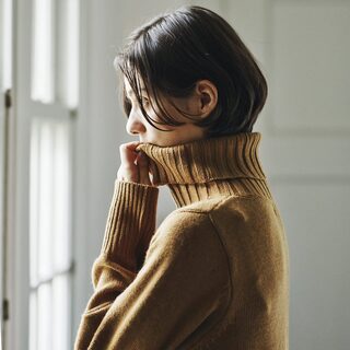 小顔&華奢みえ♪タートルネックは「選び方」と「重ね方」で変わるよ!
