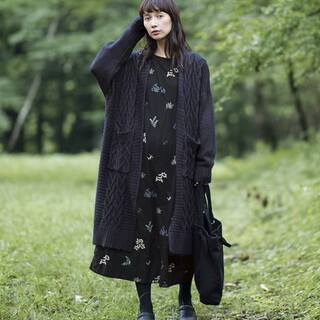 春まで着られる「カーディガン」。おしゃれさんのコーデスナップ