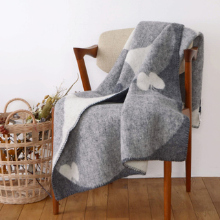 心地よい暮らしの傍らに。長く愛せる素敵な「ブランケット」カタログ