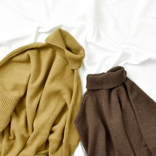 気分によって着こなし方をチェンジ！前後着用OKの「2wayニット」が優秀♪