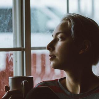 悲しいニュースや出来事から、傷つきやすい自分を守る「捉え方のヒント」