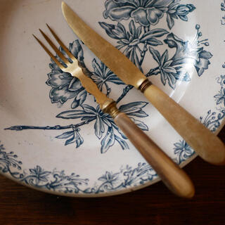 アンティークショップ・蚤の市へ、レトロな「古き良きもの」を見つけに行こう