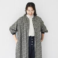 柄ワンピース に新しい風を 無地アイテム で作る大人コーデ キナリノ