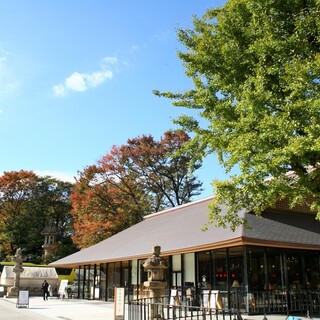 神聖な場所でゆったり過ごそう。都内の《神社・お寺・教会》にあるカフェ