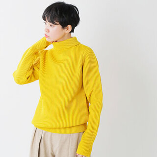 「暖色」を使いこなす。派手にならないオレンジや赤のちょうどいいコーデ術