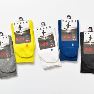 春のお洒落は足元から♪キナリノおすすめ靴下ブランド5選 