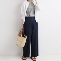 コーデに上品さと清潔感をプラス ネイビーパンツ の着回し術 キナリノ