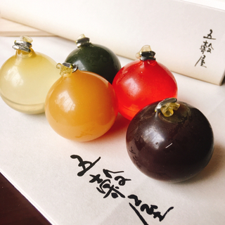 目上の方へのお礼やご挨拶に。上品で喜ばれる「お菓子の手土産」