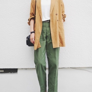 夏以外も年中着たい。シーズンレスな「白Tシャツ」の着回し術