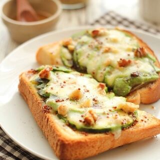 絶品「アボカドトースト」を作ってみない？簡単美味しい人気レシピ17選