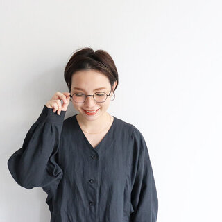 どんなヘアにも似合う簡単&万能アレンジ！「耳かけヘアアレンジ」スタイル帖