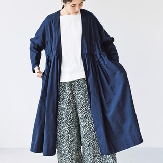 合わせ方次第で軽やかに＊「ネイビー」を取り入れた重くならない春コーデ