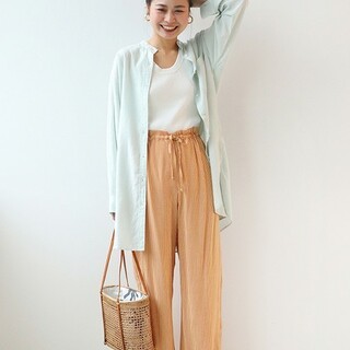 女性らしさとトレンドを両立。「薄色グリーン」で涼しげコーデをはじめよう