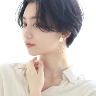 髪の悩みをカバーしながらおしゃれに見せる「大人ショートヘア」カタログ