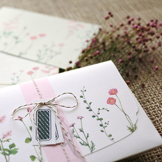 会えない気持ちを手紙にのせて…。大切な人に送りたい素敵な「レターセット」