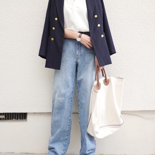 あなたは甘め？辛め？トレンドの「紺ブレザー」で作る大人の春コーデ