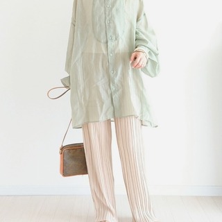 「シースルー」で涼しげに。大人にちょうどいい透け感コーデ