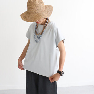 夏の定番「Tシャツ」コーデ。“シンプルだけどおしゃれ”な着こなしのコツ