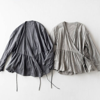 夏でも軽やかに！「グレー」で作る大人のモノトーンファッション