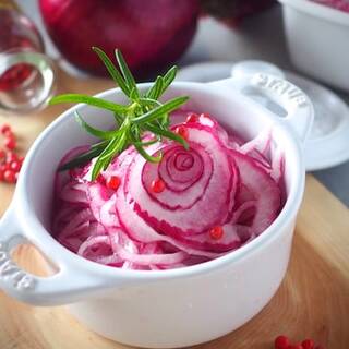 色鮮やかで栄養たっぷり！「紫玉ねぎ」のサラダ＆おしゃれ料理レシピ