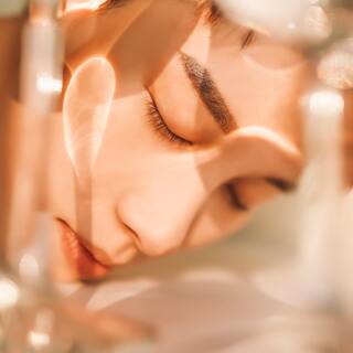 悩みはツヤ有り無しでカバーする！自然に仕上げる「ナチュラルメイク」