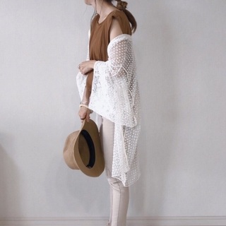 「タンクトップ×羽織り」で涼しくラフに。夏の大人リラックスコーデ