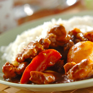 我が家のカレーはどんな味？「ルウ＋隠し味」で楽しむカレーレシピ帖