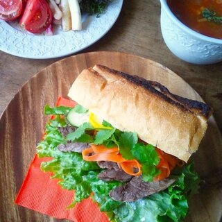 欲ばりランチにおすすめ！具材たっぷり「バインミー」のアレンジレシピ