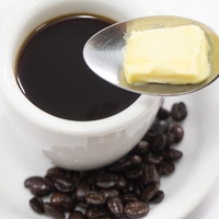 バターコーヒーや料理にも！「グラスフェッドバター」の使い方＆おすすめレシピ