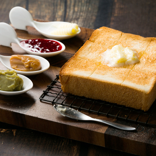 たまには贅沢な朝を。大阪で「モーニング」を楽しめる名店15選