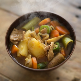 具だくさんでほっこり元気に。【豚汁】アレンジレシピ