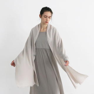 秋のアイメイクは「グレー」に注目。黒髪にも合わせやすい「グレーメイク」特集