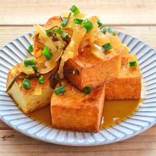 和食からエスニックまで。レパートリーが広がる、簡単&おいしい「厚揚げレシピ」