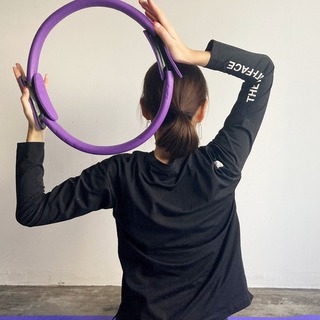 お家で凝り固まった体をほぐそう。おすすめ「ストレッチグッズ」13選