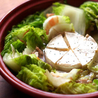 定番の鍋に飽きたら作りたい《トマト・ミルク・カレー・チーズ》鍋レシピ