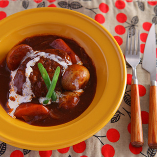 お好みのソースは？ごちそう感がうれしい「煮込みハンバーグ」のソース別レシピ