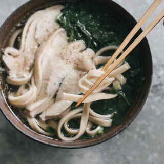 具やトッピングはお好みで♪さっと作れて美味しい乾麺とおすすめの器のご紹介