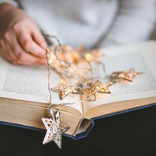 非現実世界に広がる無限のイメージ。世界観に浸れる「ファンタジー小説」 