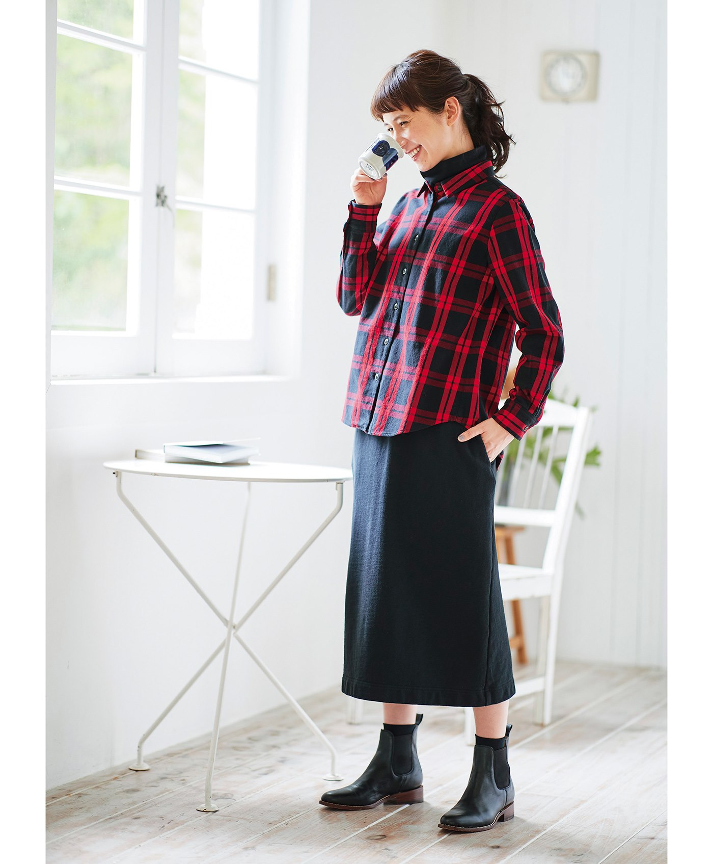 30代からのオシャレは 色を絞ってつくる上品 2色コーディネート キナリノ