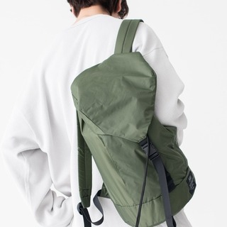 雲行きが怪しいときに。雨でも快適【防水リュック】で出かけよう