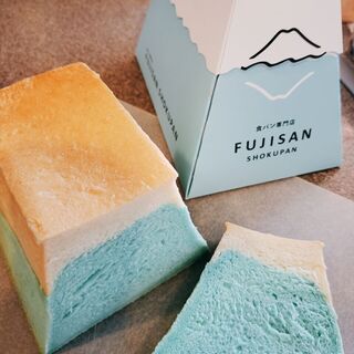 お土産にインパクト抜群！かわいい個性派の「デザイン食パン」