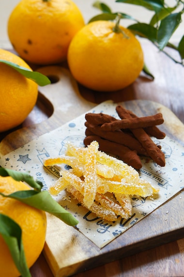チョコやお菓子と好相性！「オレンジピール」の作り方＆アレンジレシピ
