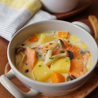 健康や美容にも嬉しい効果がたくさん！『鮭・サーモン』を使ったアレンジレシピ20選