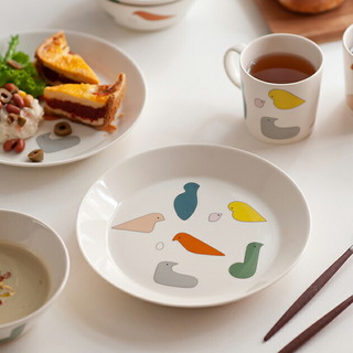 食卓が華やぐ。大人可愛い【柄物の食器】コレクション