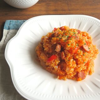 具だくさんで大満足！炊飯器でつくる【パエリア・ピラフ】のレシピ