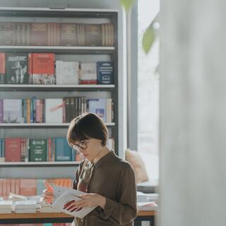 みなさんはどっち派？「電子書籍と紙の書籍」これからの使い分け術