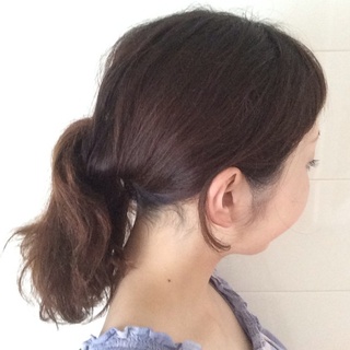 ぶきっちょさんでも大丈夫『ゆるっとひとつ結び』でこなれ感UPのナチュラルヘア♪