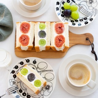 一度はチャレンジしてみたい！【フルーツサンド・フラワーサンド】の作り方